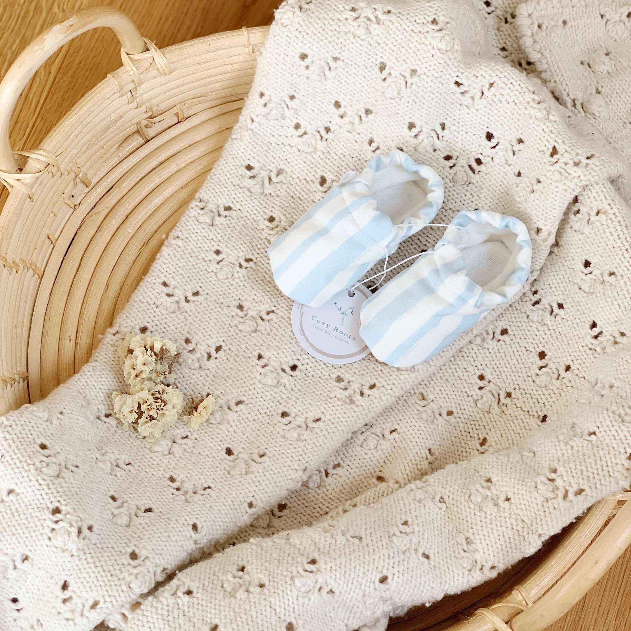 Vegane Babyschuhe und Kinderschuhe, rutschfest, waschbar, ohne Schadstoffe, samtweich, aus Baumwolle. Fast wie barfuß mit dem Schutz aus samtweicher Baumwolle